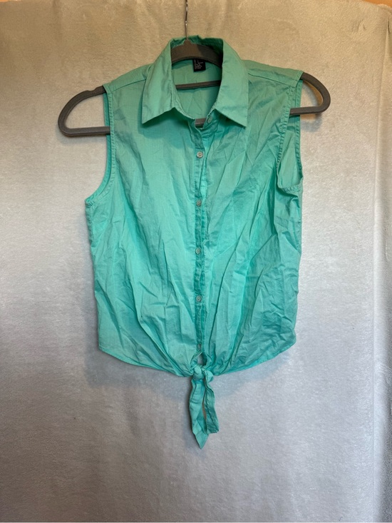 Forever 21 Tops - Forever 21 Sleeveless Tie-Front Shirt - Aqua Green